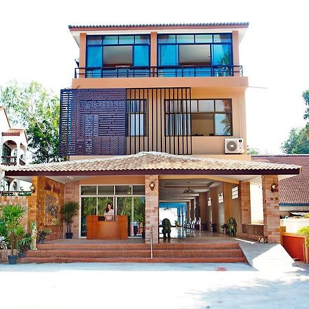 Sea Breeze Guest House Cha-Am Exterior photo